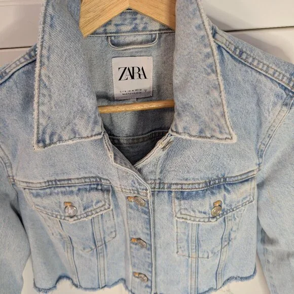 Zara Cropped Distressed Denim Jacket Raw Hem Casual Chic Street Style | Size M - Picture 3 of 11